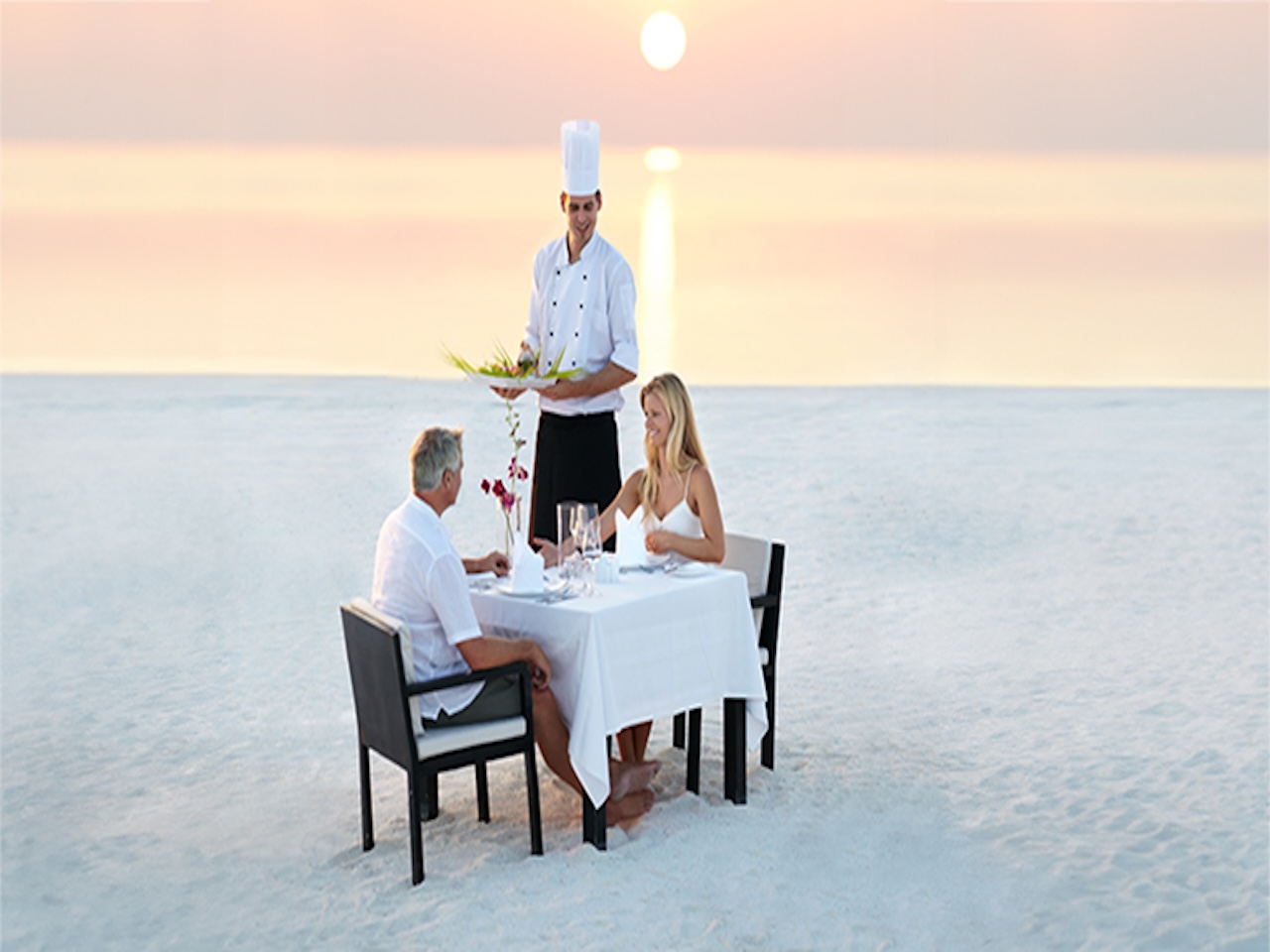 How to Plan The Ultimate Emerald Coast Celebration for Milestone Birthday