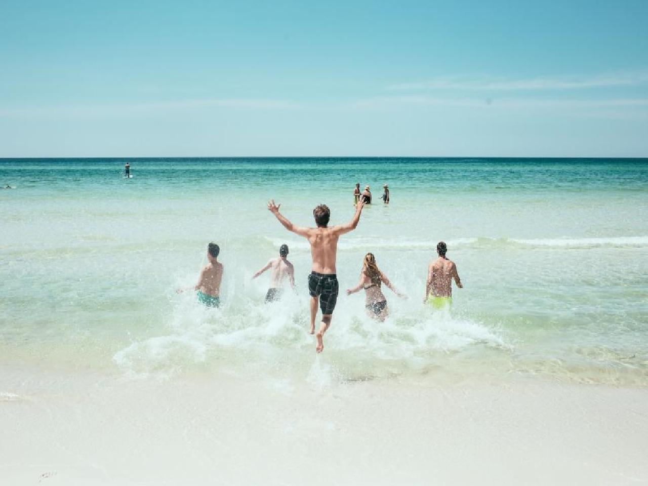 Make a Splash: Top 10 Emerald Coast Water Activities for Groups