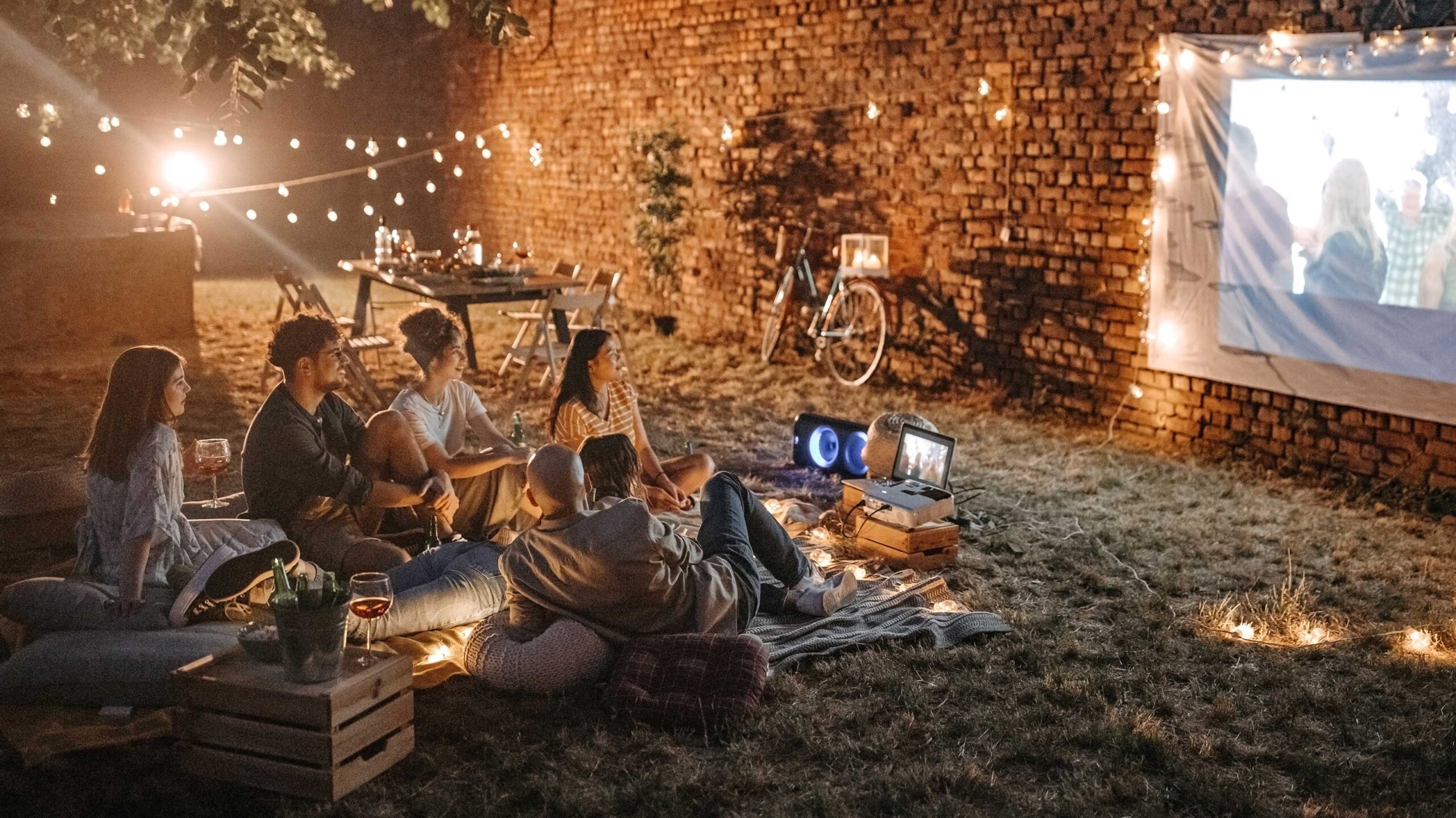 Emerald Coast Outdoor Movie Night: How to Set Up the Perfect Projector Experience